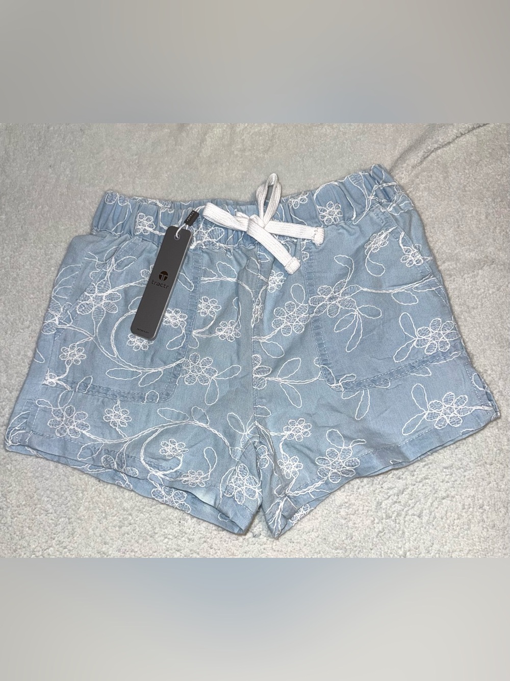 Tractr girl’s Blue Floral Embroidered Pull-On Shorts, size M, NWT
